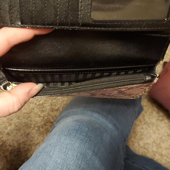 Wallet - Picture 3 of 6